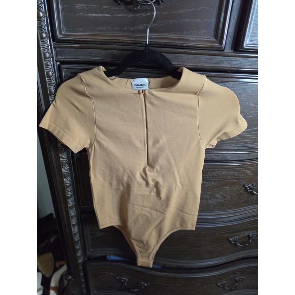 Dynamic Los‎ Angeles Camel Tan Quarter Zip Short Sleeve Bodysuit Small